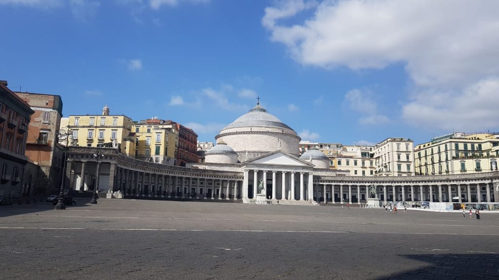 Napoli cosa vedere in 3 giorni!! Cropped Piazza Napoli 1 1024x576