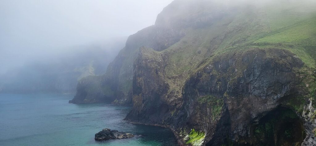 Carrick-a-Rede Rope Bridge: adrenalina e panorami mozzafiato in Irlanda del Nord Isola di Carrick-a-Rede