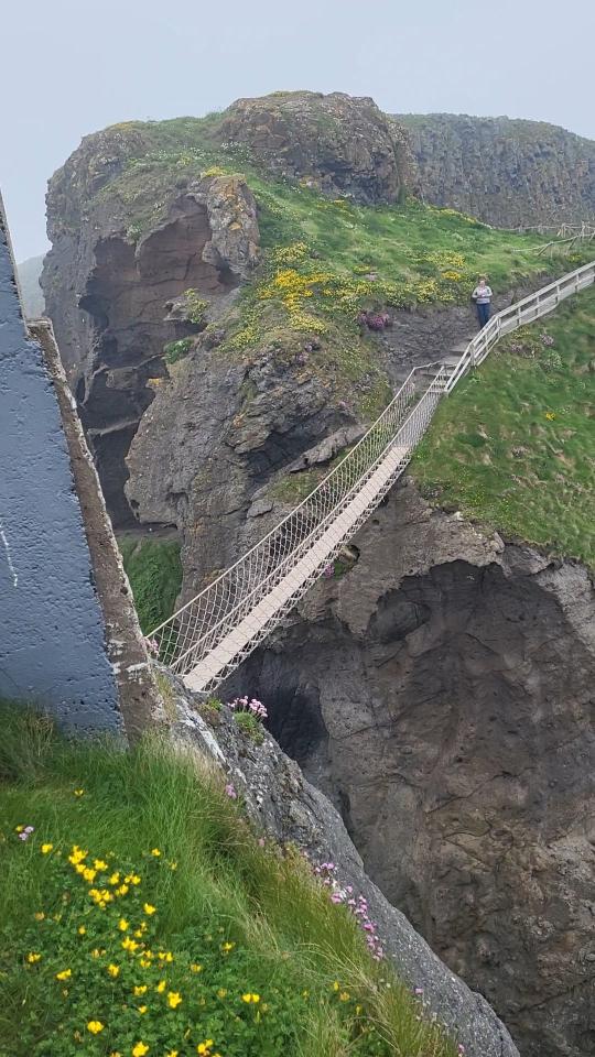Carrick-a-Rede Rope Bridge: adrenalina e panorami mozzafiato in Irlanda del Nord Carrick-a-Rede Rope Bridge
